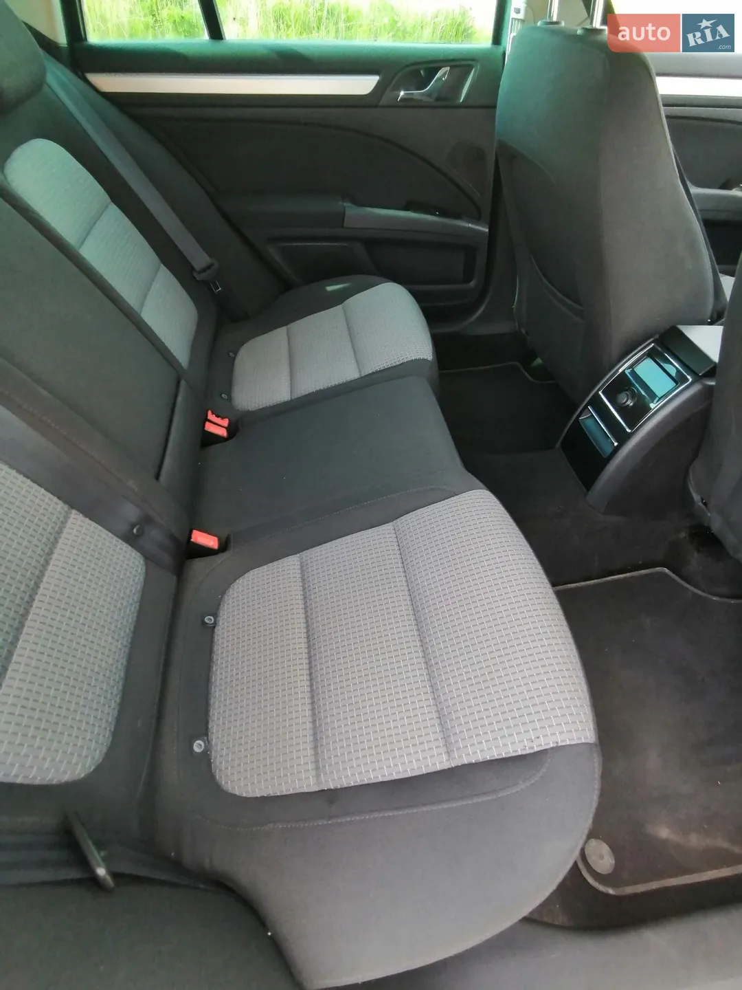 2010 Skoda Superb - мініатюра 4