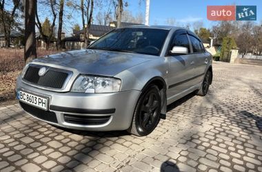 Лифтбек Skoda Superb 2003 в Жовкве