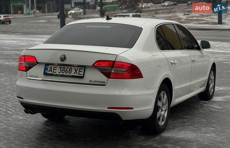 Лифтбек Skoda Superb 2013 в Днепре