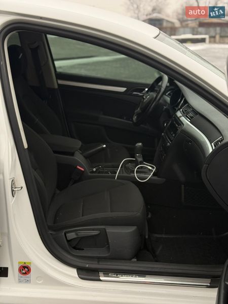 Лифтбек Skoda Superb 2013 в Днепре