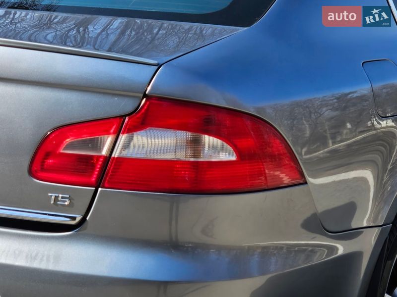 Лифтбек Skoda Superb 2008 в Дрогобыче