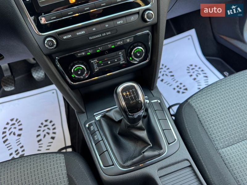 Универсал Skoda Superb 2012 в Дрогобыче