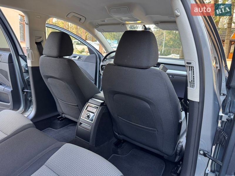 Универсал Skoda Superb 2012 в Дрогобыче