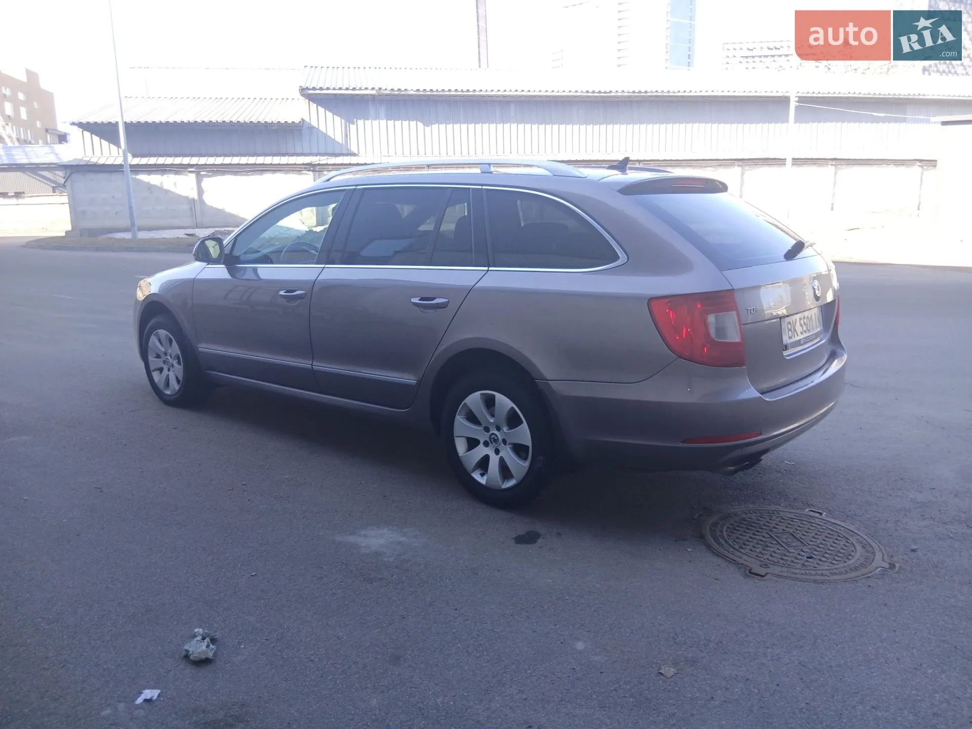 2010 Skoda Superb - мініатюра 4