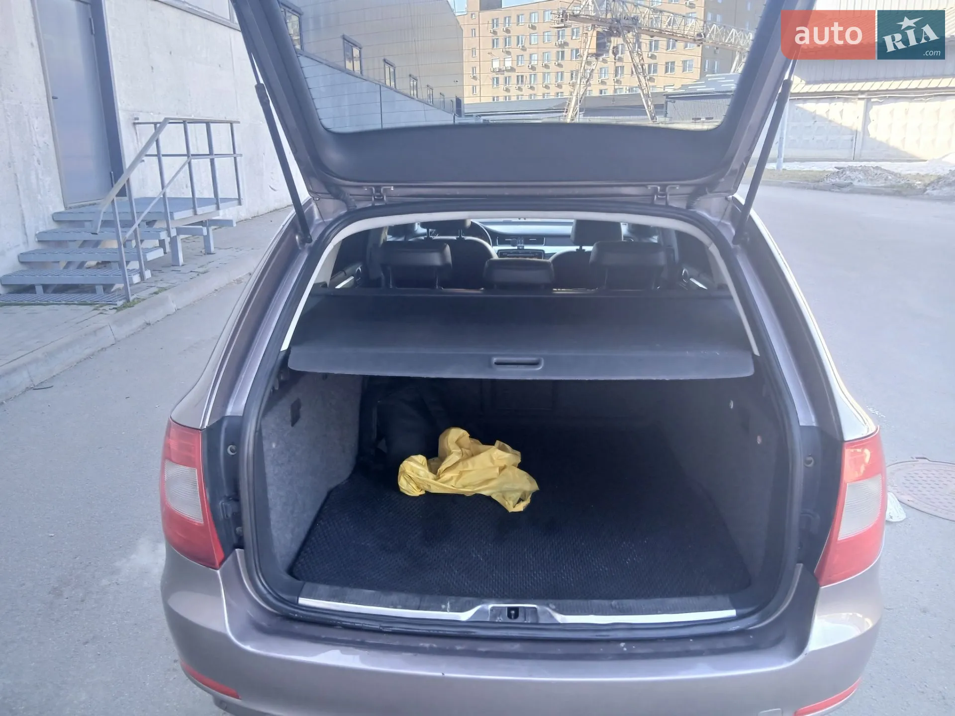 2010 Skoda Superb - мініатюра 8