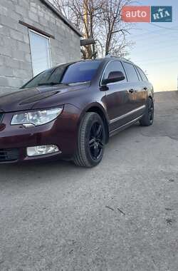 Універсал Skoda Superb 2011 в Долинській