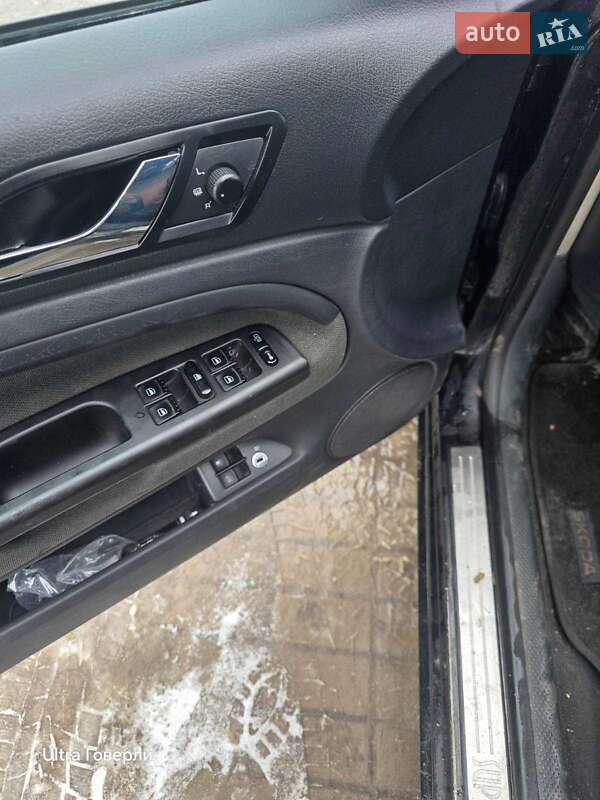 Лифтбек Skoda Superb 2006 в Львове