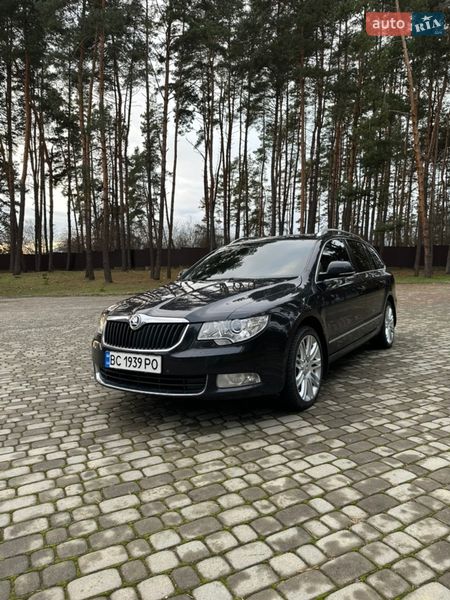 Універсал Skoda Superb 2011 в Новояворівську