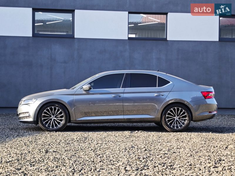 Лифтбек Skoda Superb 2022 в Луцке
