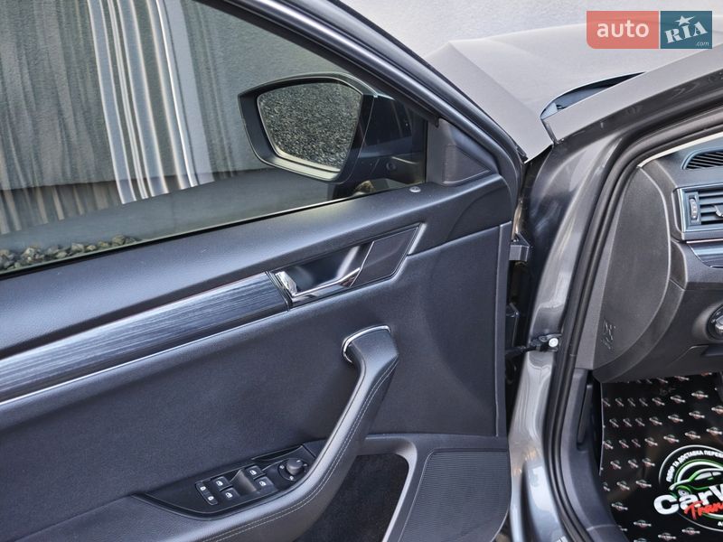 Лифтбек Skoda Superb 2022 в Луцке