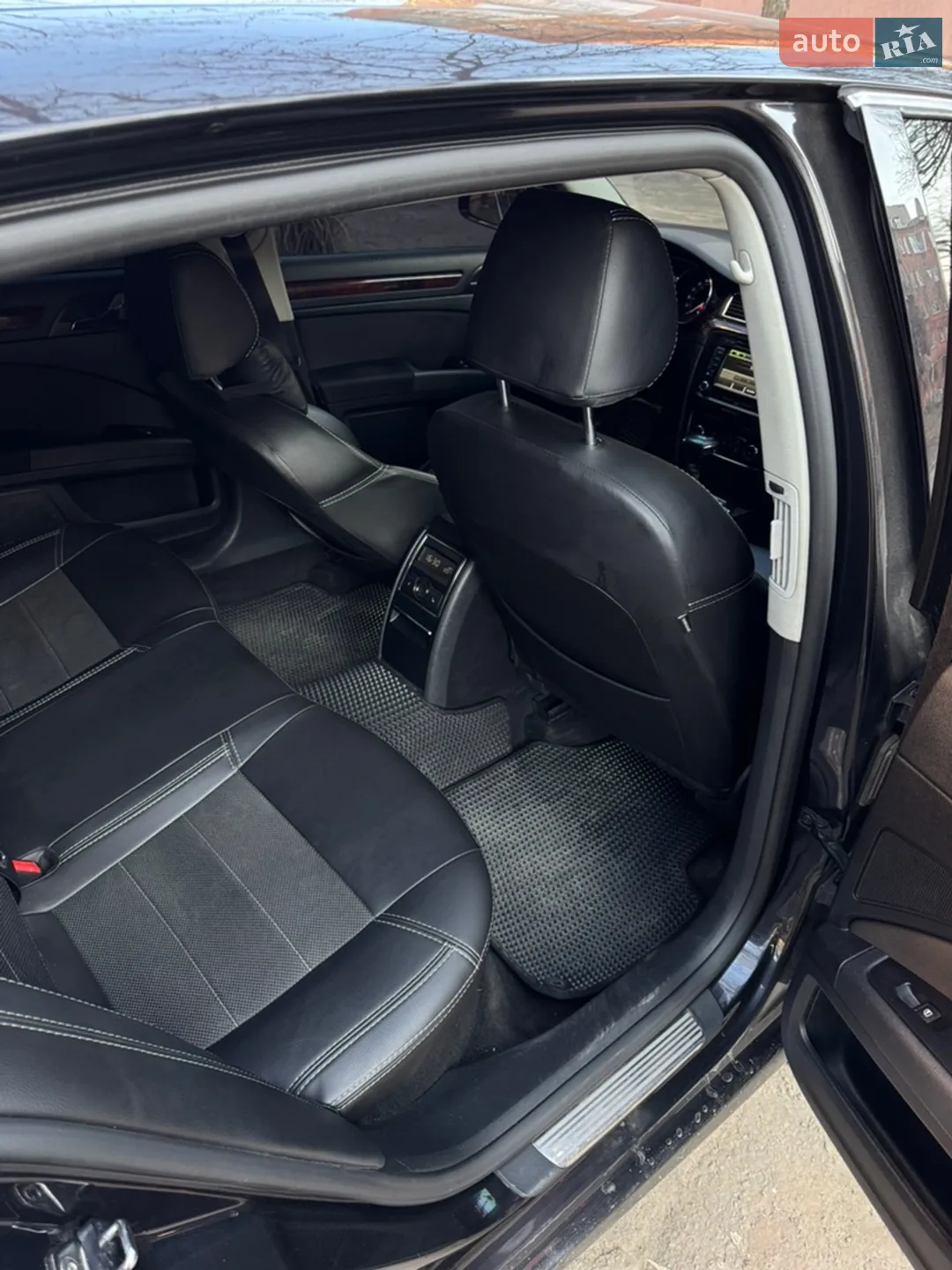 2010 Skoda Superb - мініатюра 9