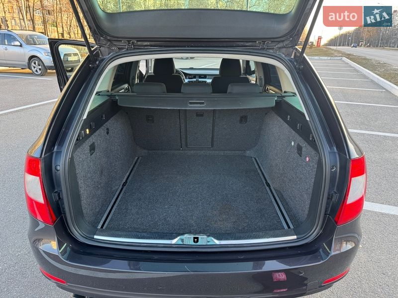 Універсал Skoda Superb 2011 в Харкові