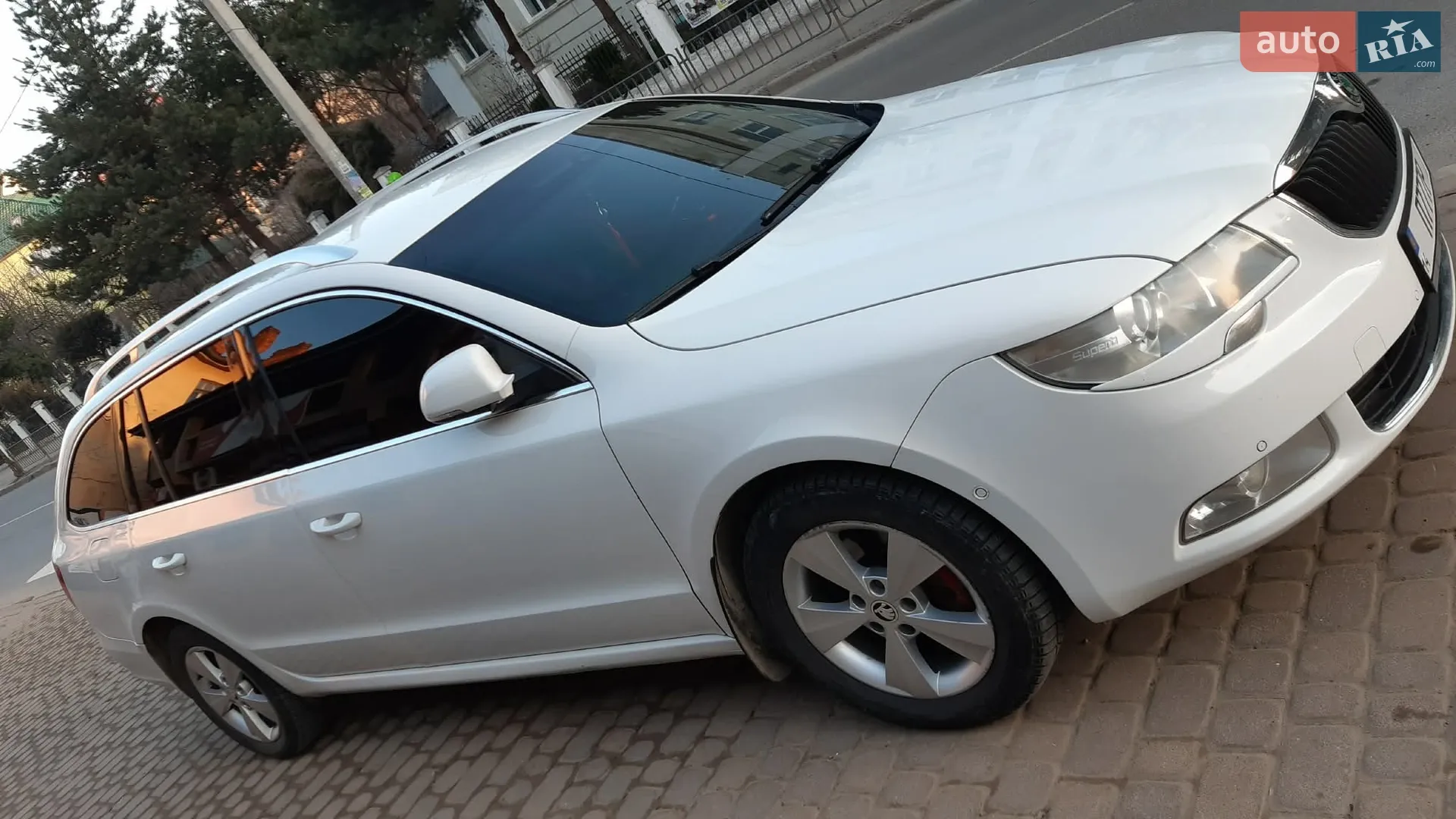 2010 Skoda Superb - мініатюра 6