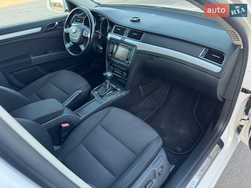 Универсал Skoda Superb 2011 в Белой Церкви