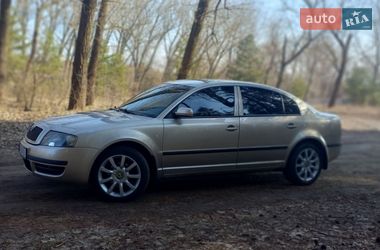 Лифтбек Skoda Superb 2006 в Кропивницком