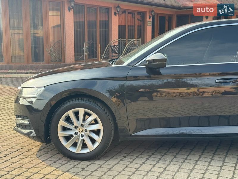 Лифтбек Skoda Superb 2023 в Мукачево