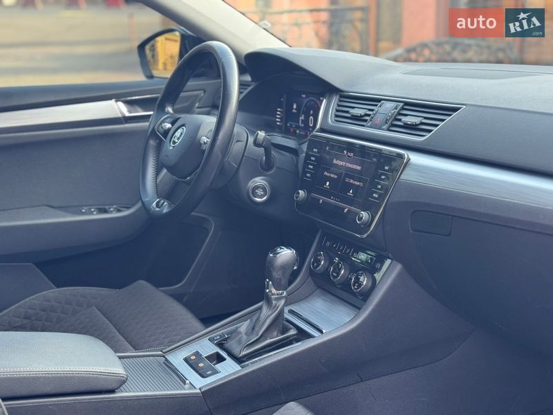 Лифтбек Skoda Superb 2023 в Мукачево