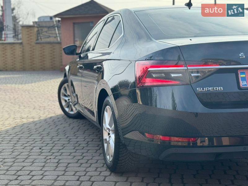 Лифтбек Skoda Superb 2023 в Мукачево
