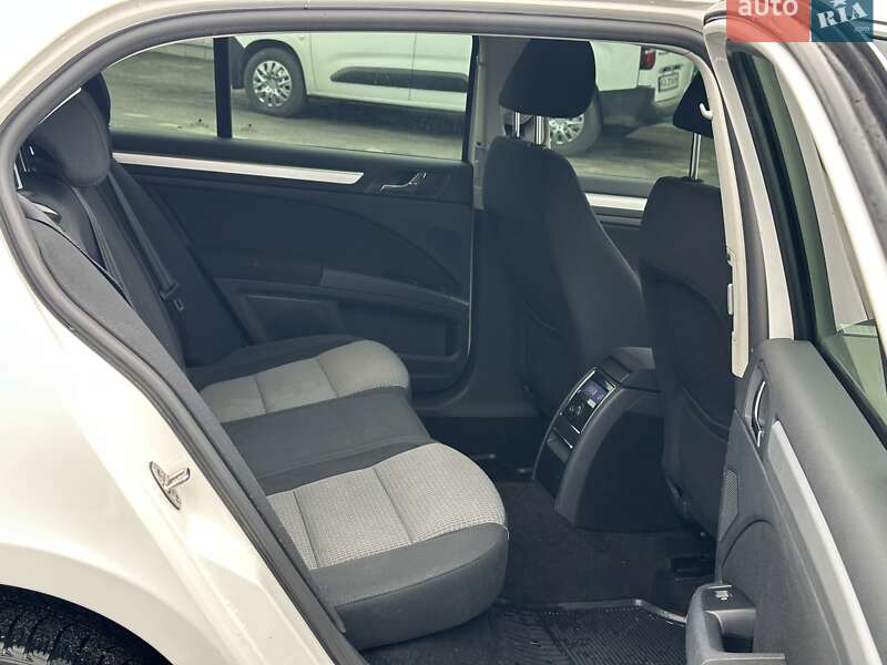 Ліфтбек Skoda Superb 2012 в Києві фото 27 Ліфтбек Skoda Superb 2012 в Києві