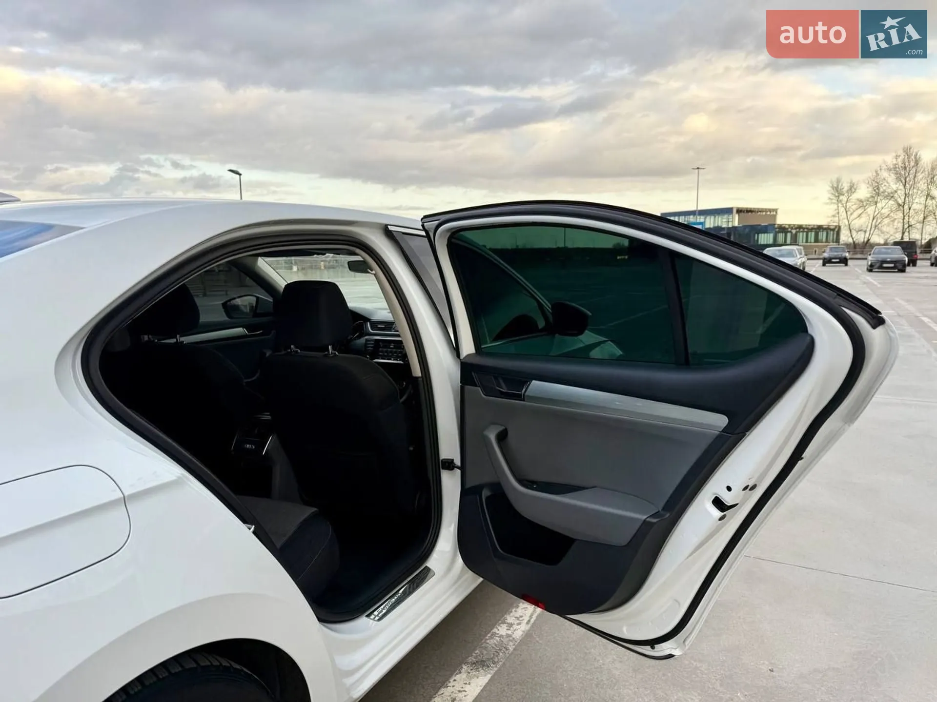 2015 Skoda Superb - мініатюра 39