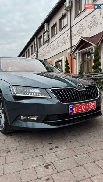 Ліфтбек Skoda Superb 2016 в Стрию