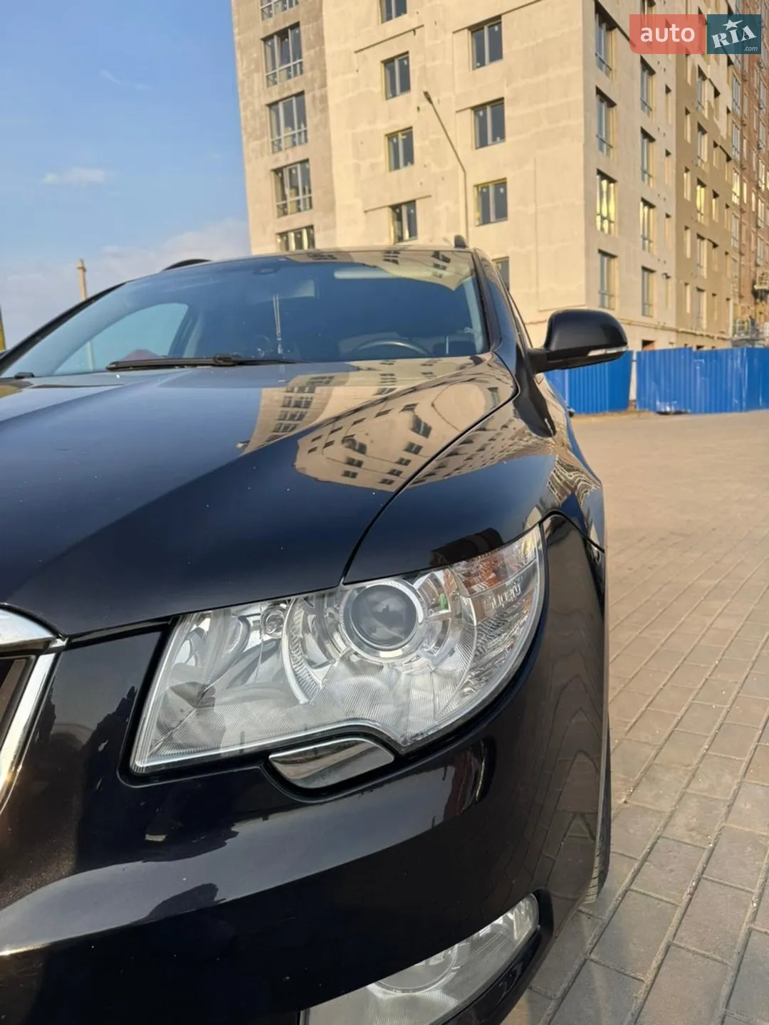 2011 Skoda Superb - мініатюра 2