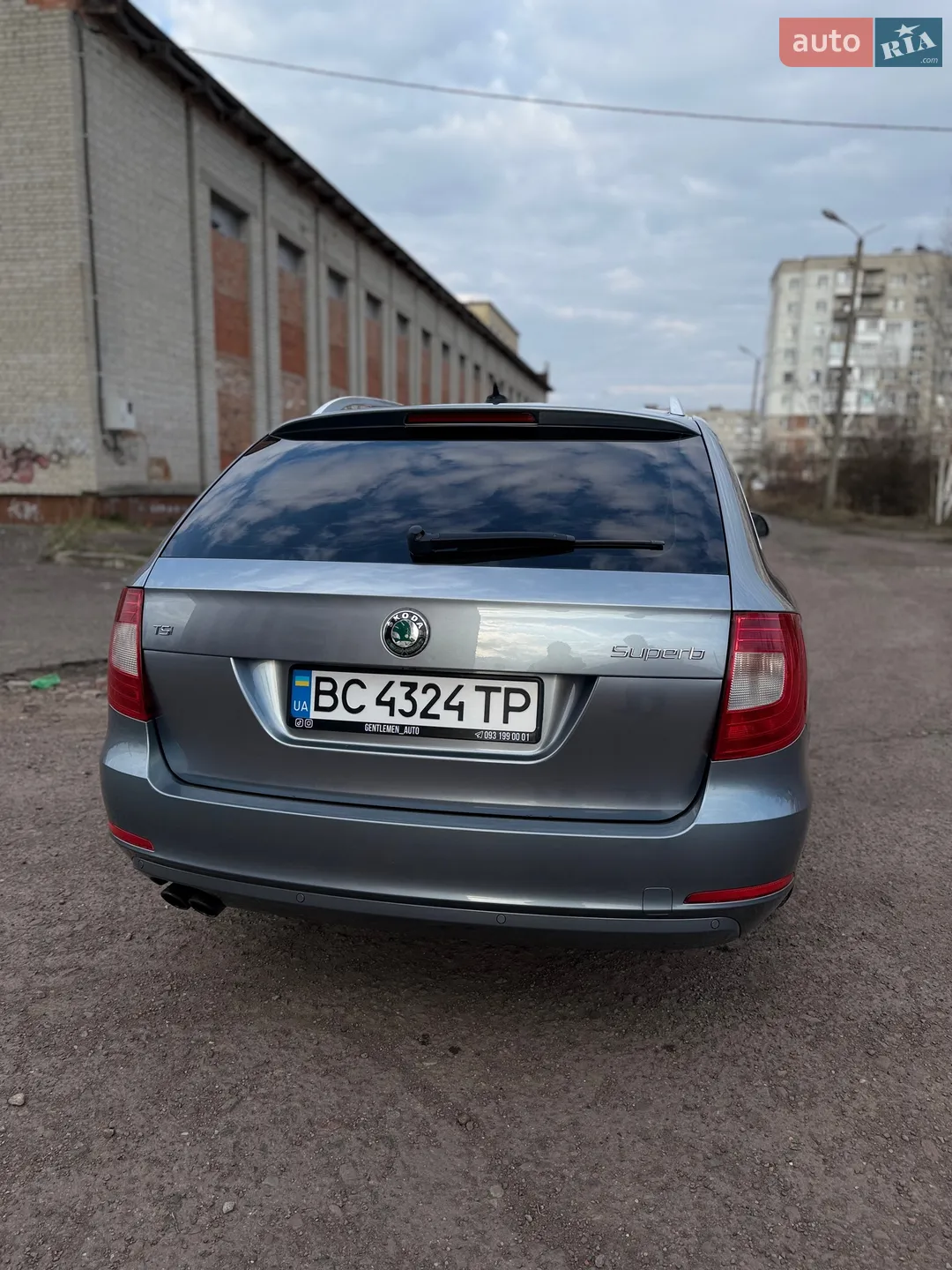 2010 Skoda Superb - мініатюра 9