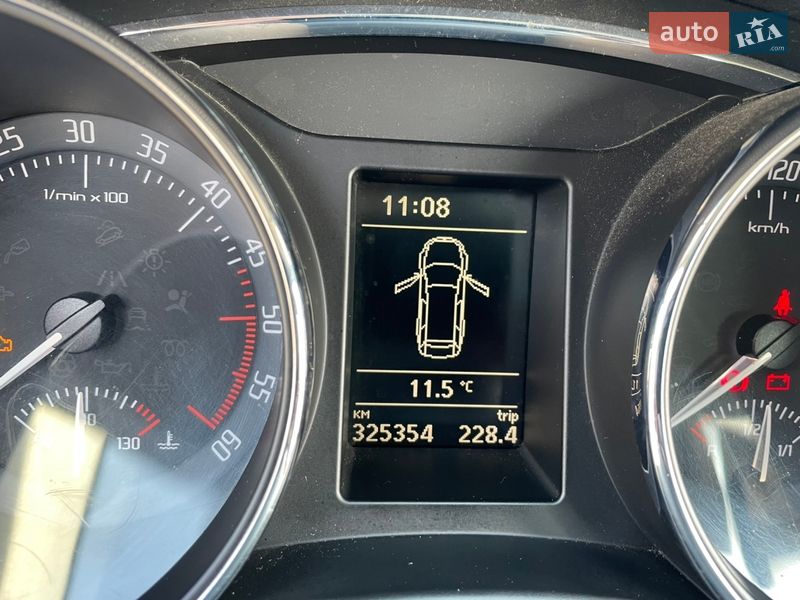 Универсал Skoda Superb 2011 в Львове фото 20 Универсал Skoda Superb 2011 в Львове