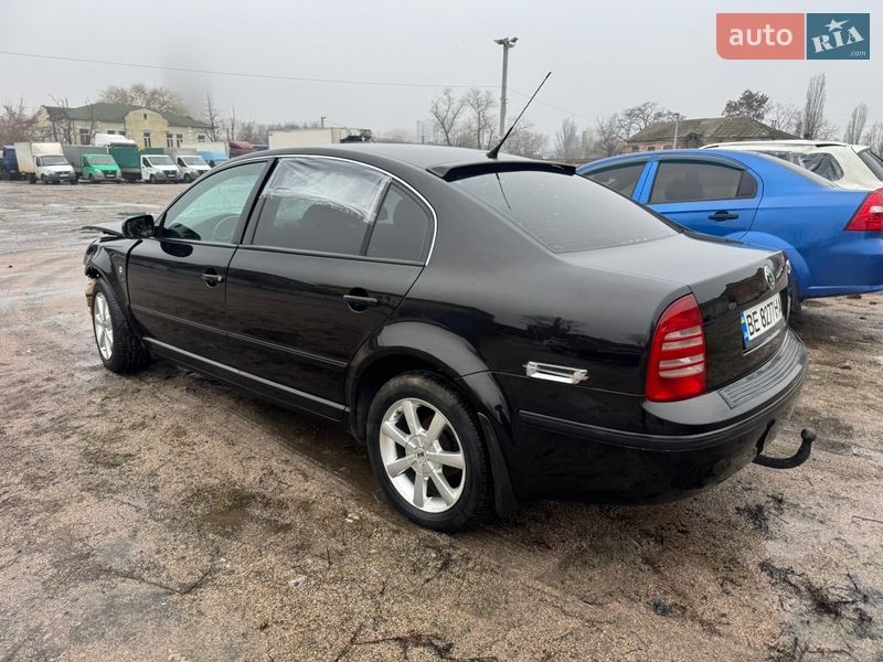 Лифтбек Skoda Superb 2006 в Кропивницком