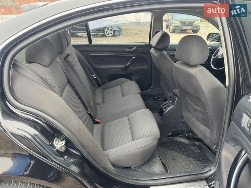 Лифтбек Skoda Superb 2006 в Кропивницком