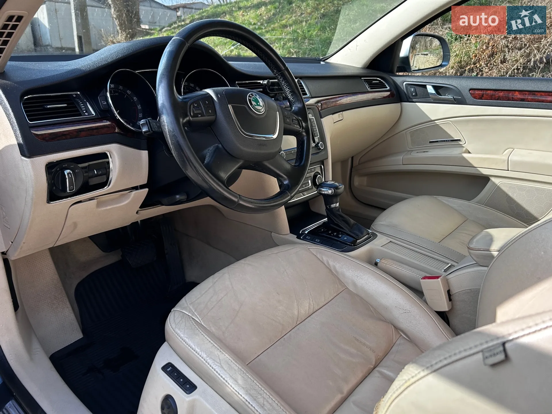 2010 Skoda Superb - мініатюра 10