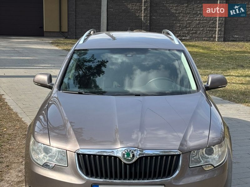 Универсал Skoda Superb 2010 в Житомире