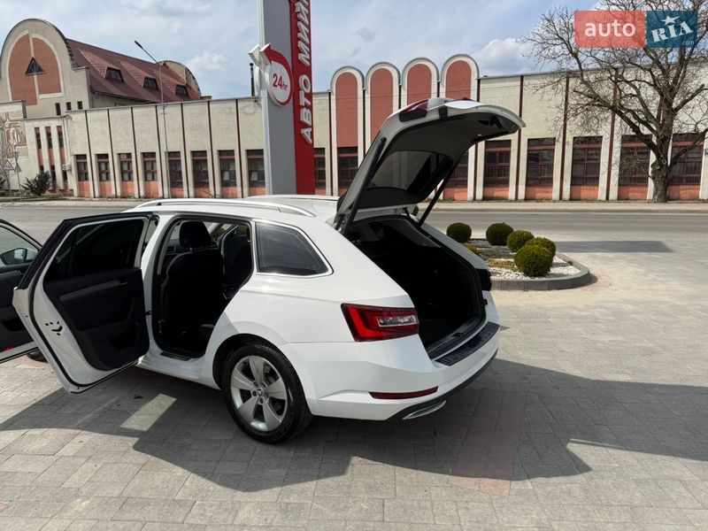 Универсал Skoda Superb 2018 в Хусте