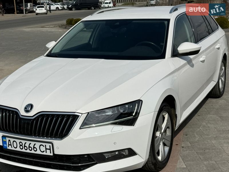 Универсал Skoda Superb 2018 в Хусте