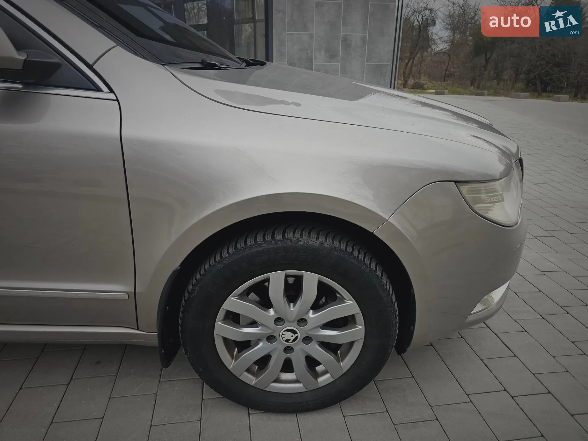 2010 Skoda Superb - мініатюра 2