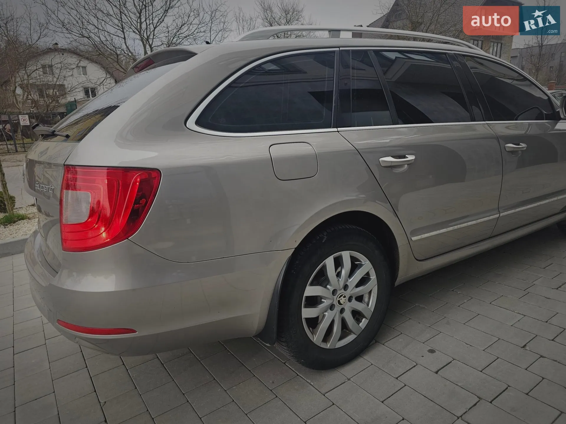 2010 Skoda Superb - мініатюра 13