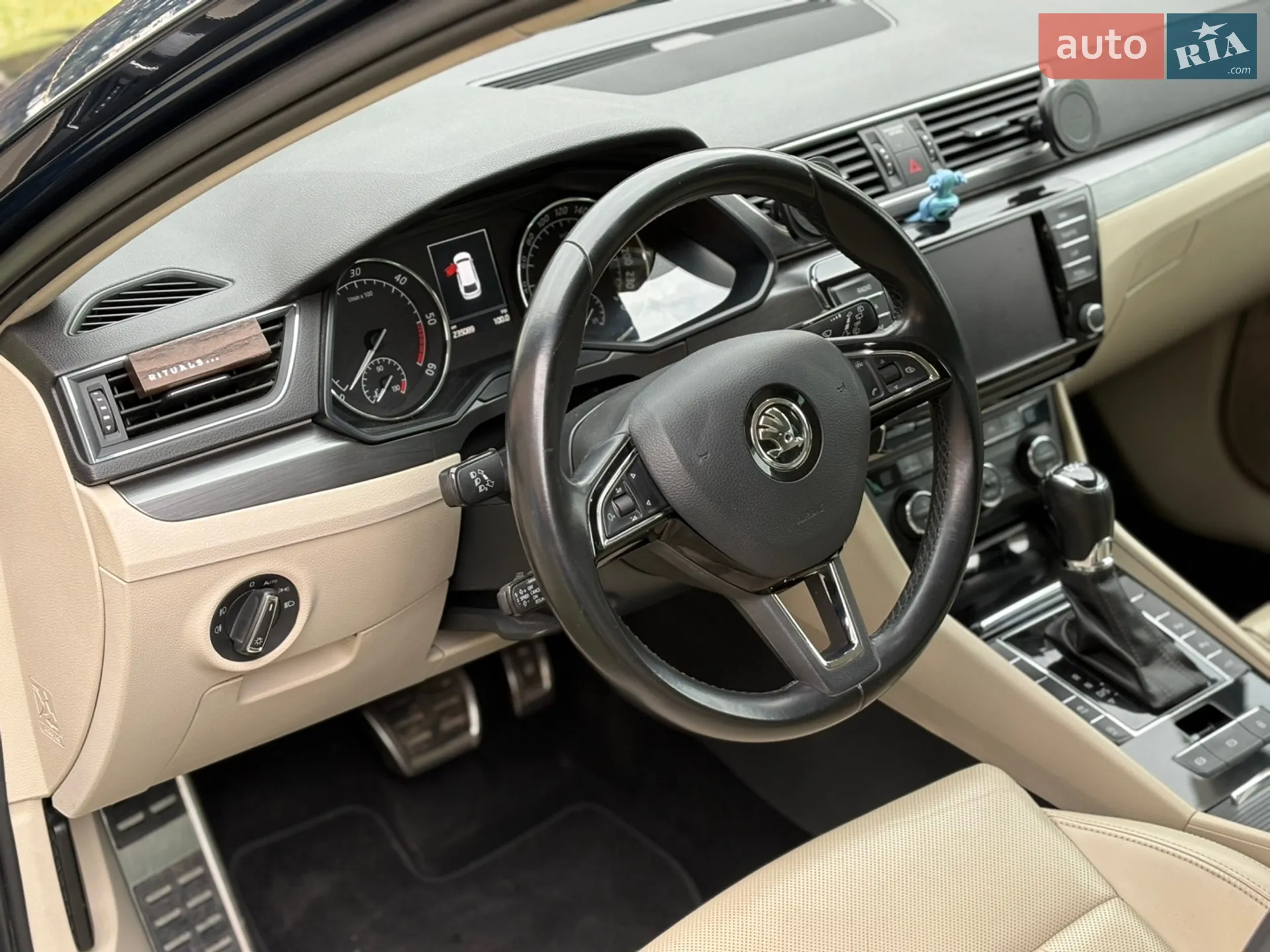 2016 Skoda Superb - мініатюра 20