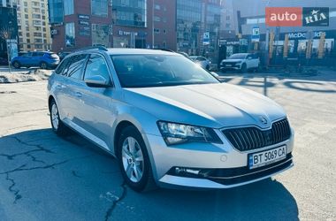 Універсал Skoda Superb 2015 в Львові