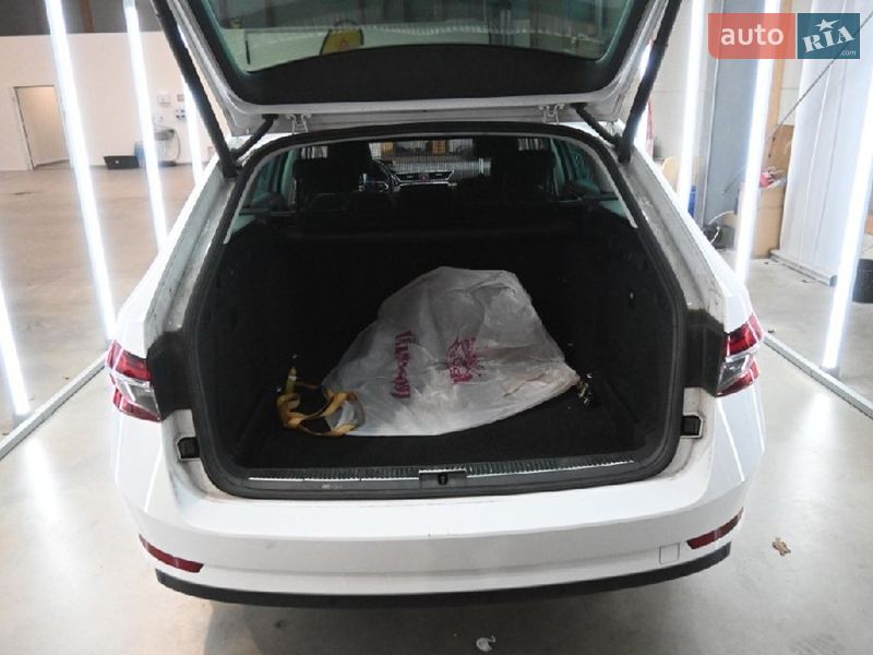 Универсал Skoda Superb 2021 в Киеве фото 111 Универсал Skoda Superb 2021 в Киеве