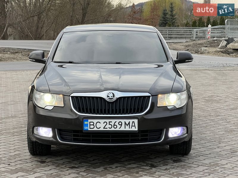 Лифтбек Skoda Superb 2013 в Шептицькому