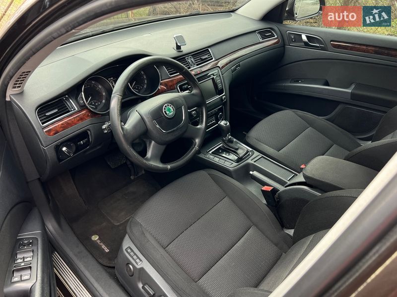 Лифтбек Skoda Superb 2013 в Шептицькому