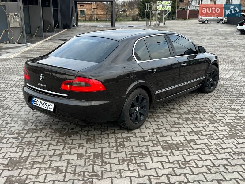 Лифтбек Skoda Superb 2013 в Шептицькому
