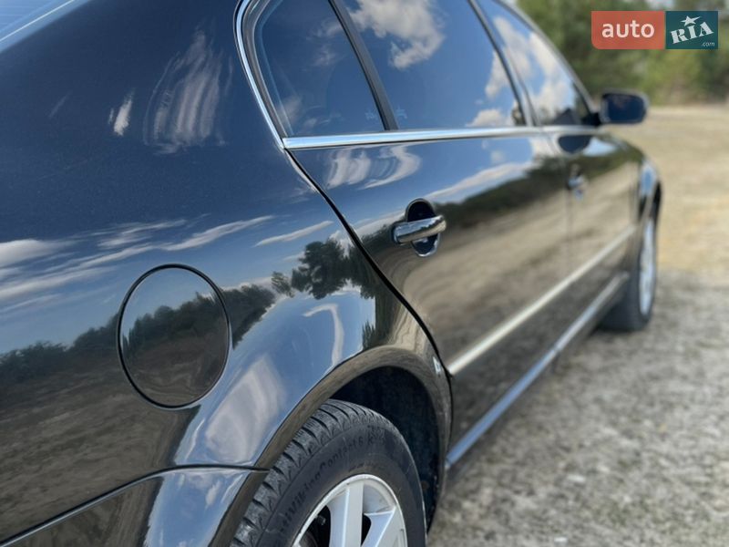 Лифтбек Skoda Superb 2004 в Луцке