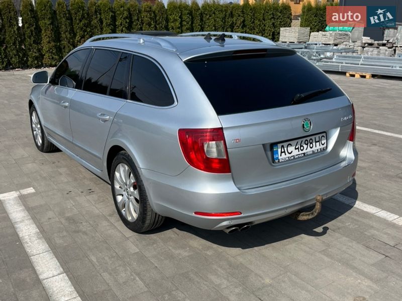 Универсал Skoda Superb 2010 в Луцке