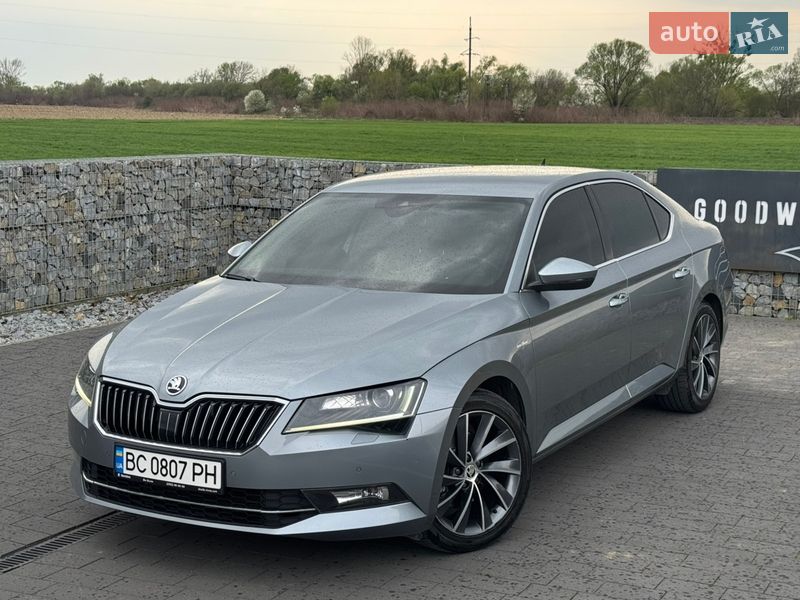 Лифтбек Skoda Superb 2015 в Мукачево