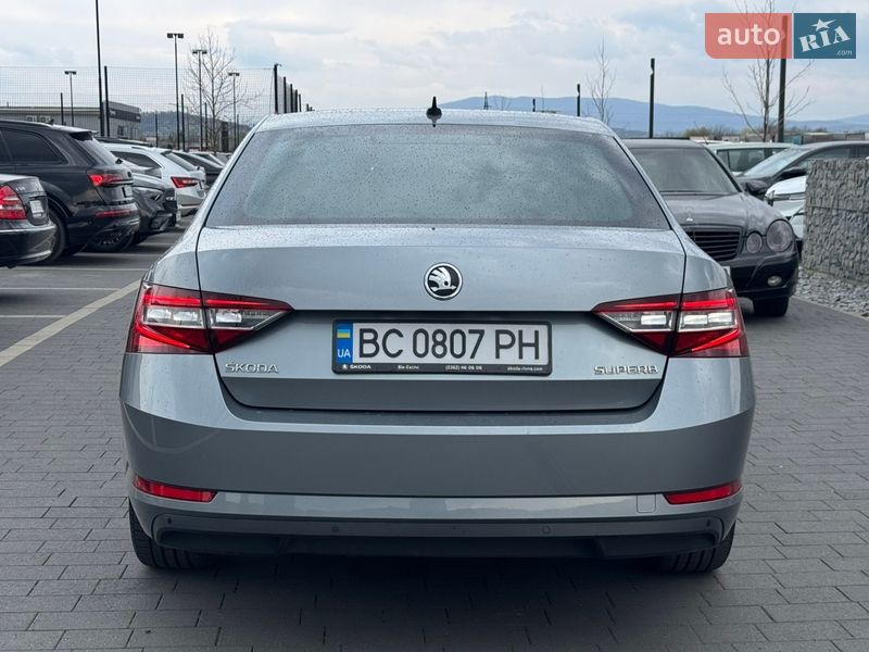 Лифтбек Skoda Superb 2015 в Мукачево