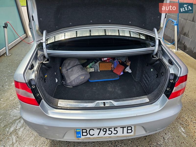 Ліфтбек Skoda Superb 2010 в Львові