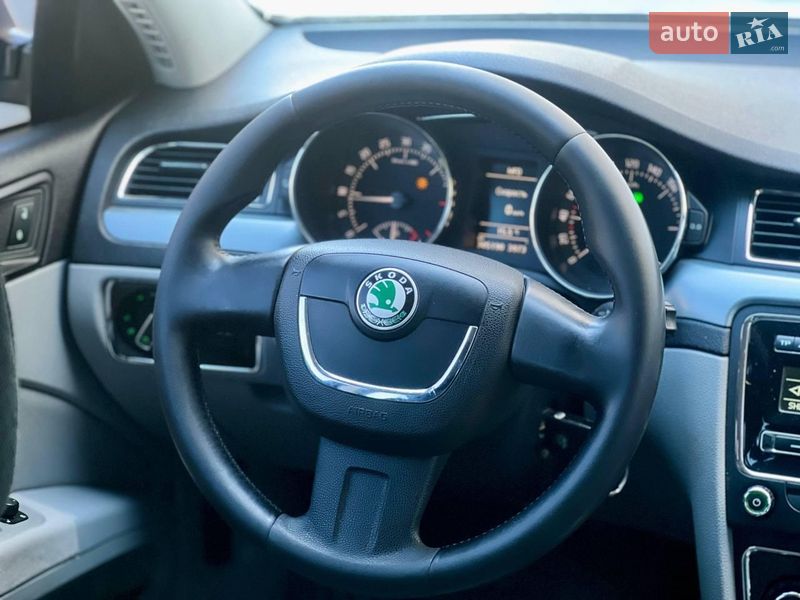 Ліфтбек Skoda Superb 2009 в Рівному