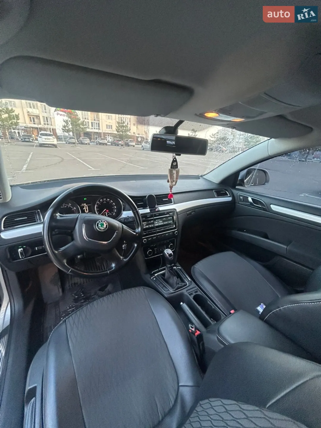 2010 Skoda Superb - мініатюра 9