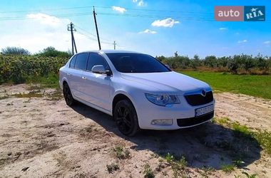 Лифтбек Skoda Superb 2012 в Городке
